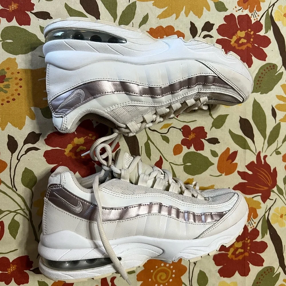 Nike Air Max '95 LE Phantom/Metallic Red Bronze-White 310830-015 5.5Y/7.0 Womens